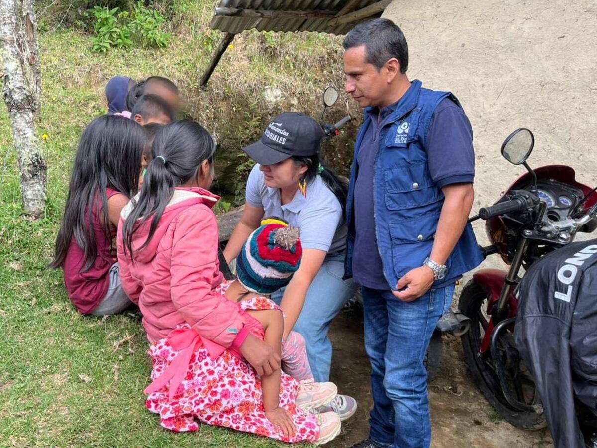 Rescatan a más de 35 estudiantes confinados por combates entre grupos armados en Cauca