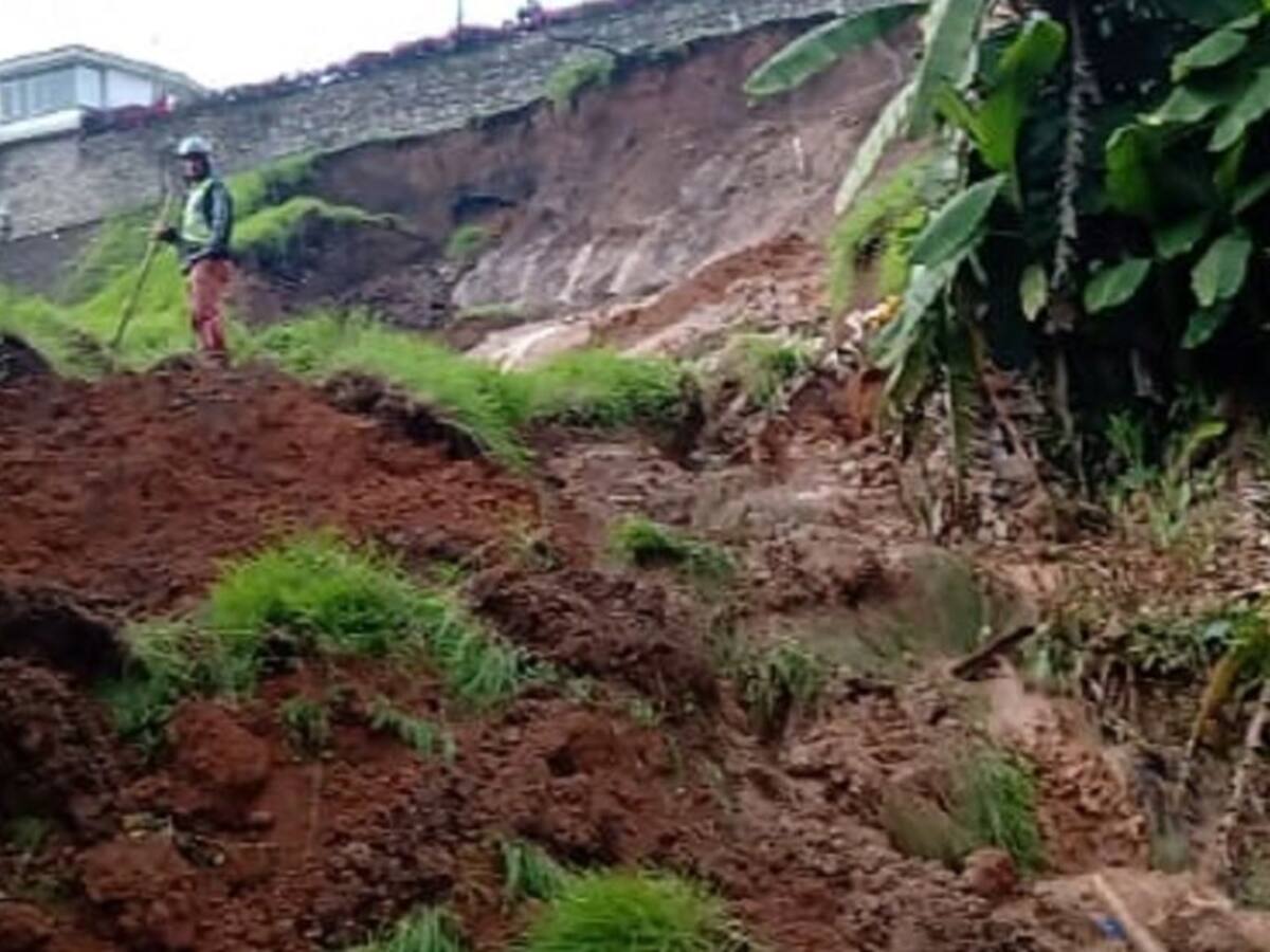 Habitantes del barrio Centenario siguen sin poder entrar a sus casas