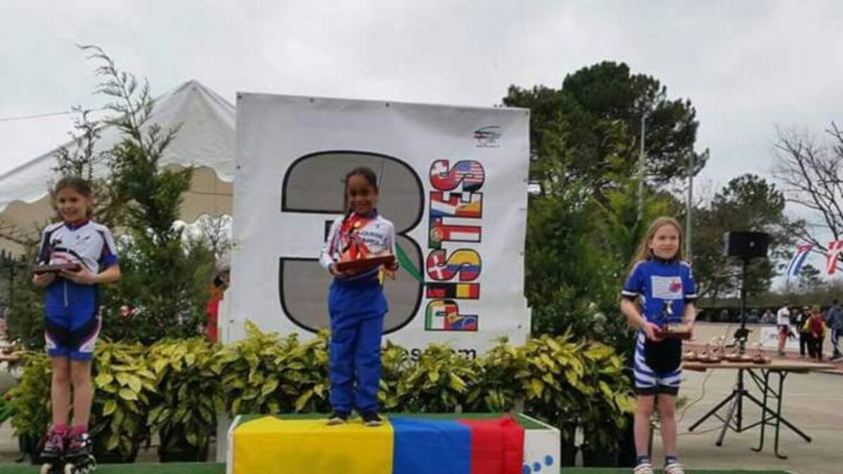 Patinadora samaria de ocho años gana medalla de oro en Francia