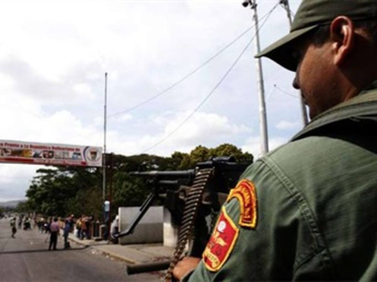 Autoridades venezolanas investigan si colombianos detenidos en Miranda tendrían vínculos con'paras'