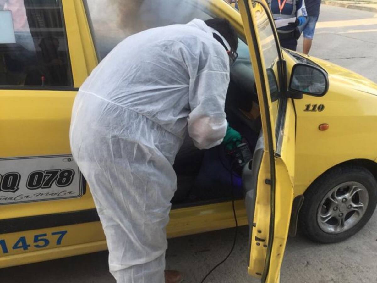 Taxis de Santa Marta son desinfectados para evitar contagios de COVID-19