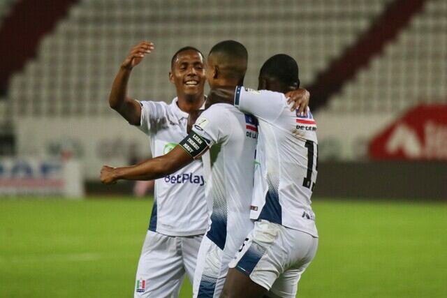 Los jugadores del Once Caldas festejan el gol de Fainer Torijano / Colprensa.