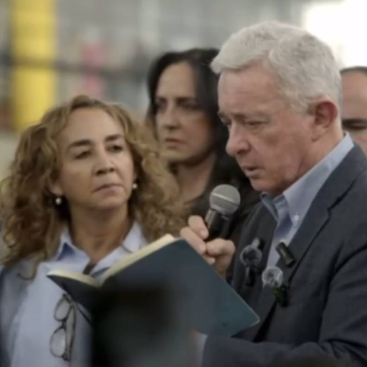 Uribe dice que pedido de investigarlo como presunto determinador de homicidio tiene fines políticos