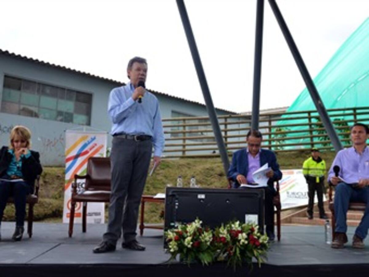 Santos hizo un llamado a los congresistas para que aprueben la reforma tributaria
