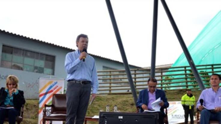 Santos hizo un llamado a los congresistas para que aprueben la reforma tributaria