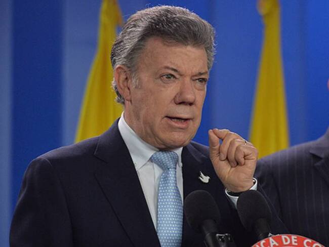 El presidente Juan Manuel Santos volvió a exigir respeto al gobierno de Venezuela, frente a la crisis que viven connacionales en la frontera. Advirtió que la revolución bolivariana fracasó y que el vecino país no puede culpar a Colombia de sus problemas. 