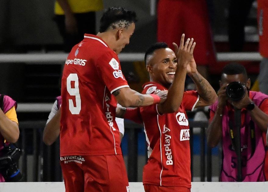 Andrés Sarmiento celebra el segundo gol del partido para el América / Twitter: @Dimayor.