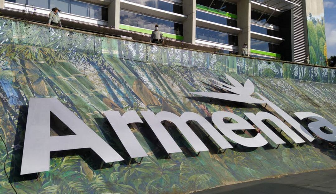 Letrero de Armenia desde la plaza de la quindianidad 