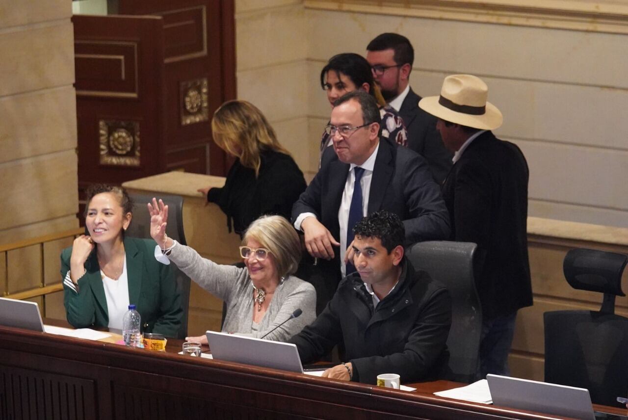 La Plenaria de la Cámara de Representantes eliminó de la Reforma Política el artículo que establecía un límite de 3 veces para la reelección de congresistas (Colprensa)