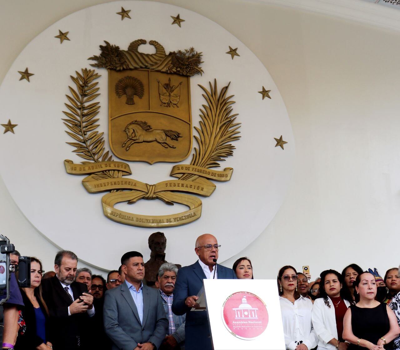 AN denuncia nuevas amenazas de EEUU contra Venezuela y respalda al presidente Maduro.