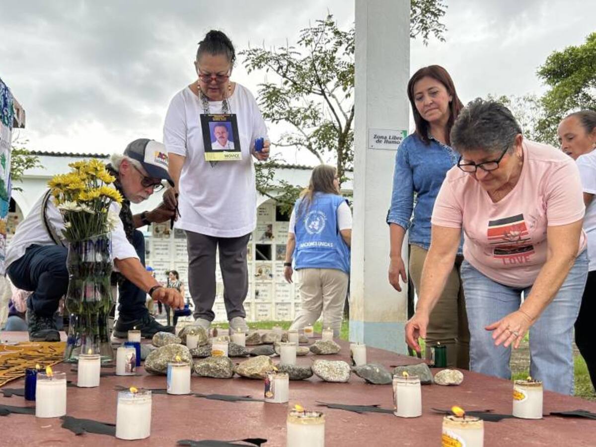 Unidad de Búsqueda comenzó exhumación de 38 cuerpos en cementerio de Cocorná, Antioquia