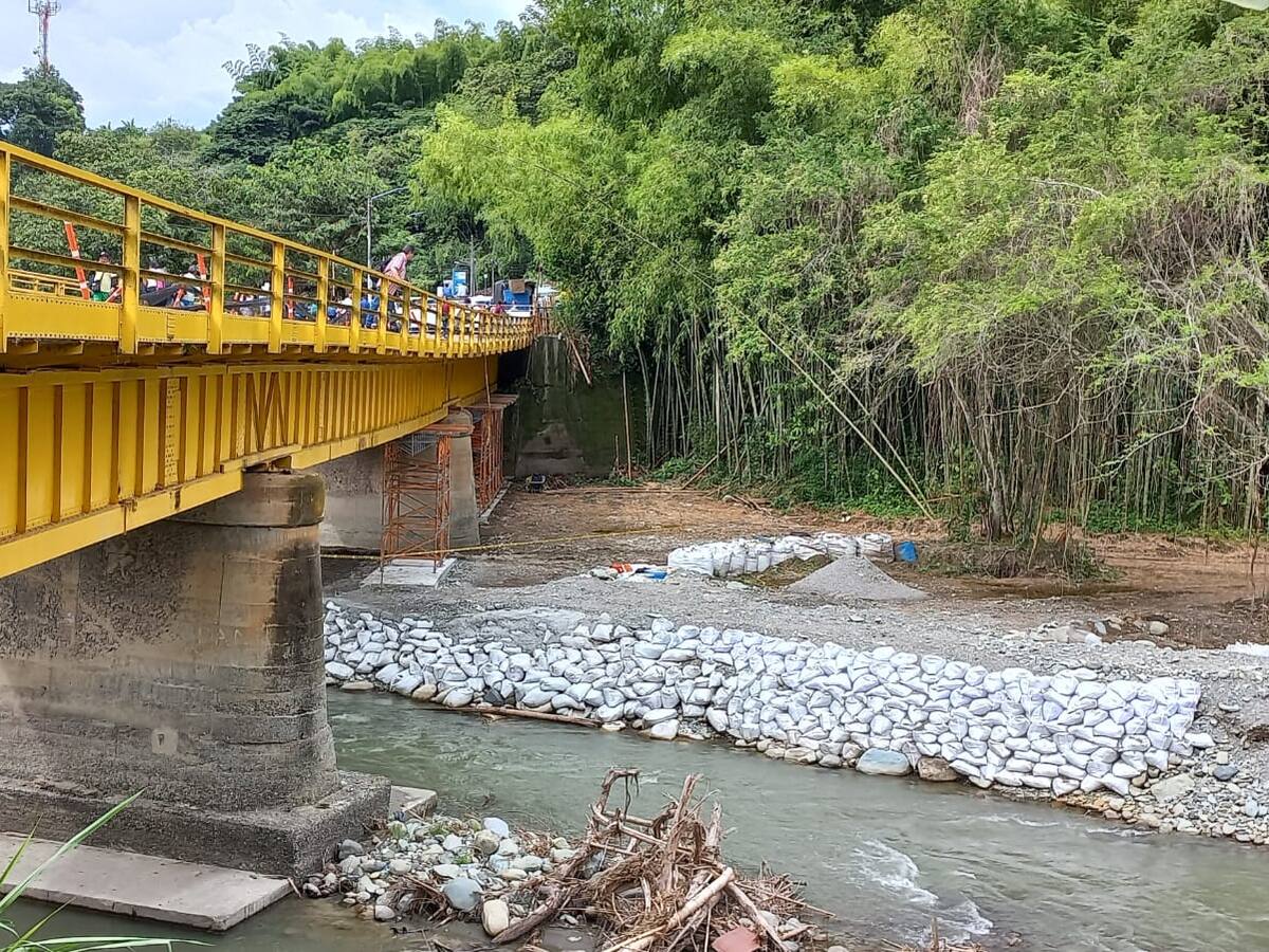 Alcaldes de la cordillera del Quindío celebran anuncio de entrega del puente Barragán