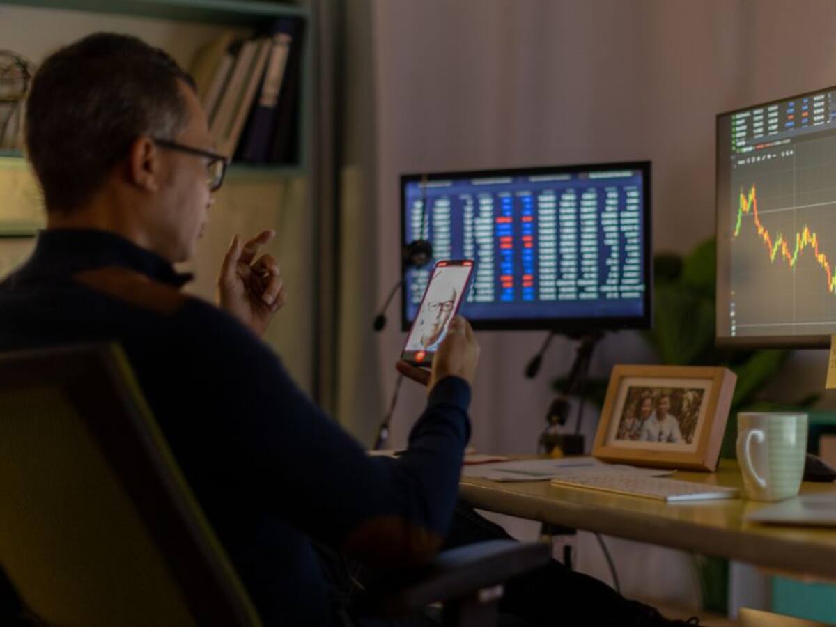 Trabajo sí hay en Colombia: empleo en enfermería y asesoría financiera