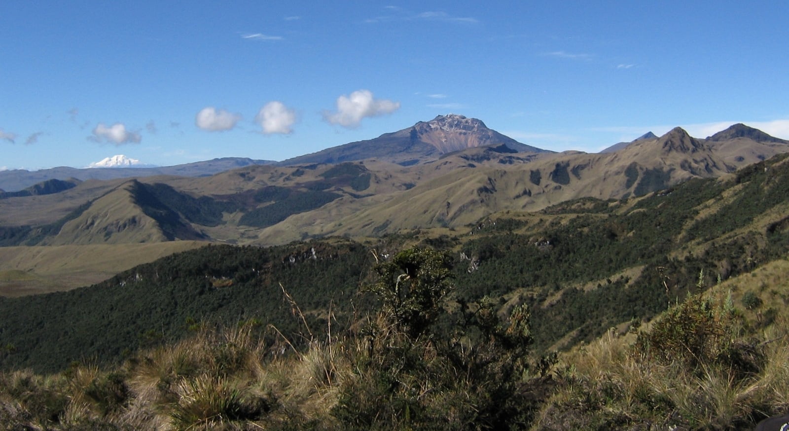 Complejo Volcánico Chiles-Cerro Negro, en la frontera de Ecuador (provincia del Carchi) y Colombia (departamento de Nariño). Foto: Servicio Geológico Colombiano (SGC).