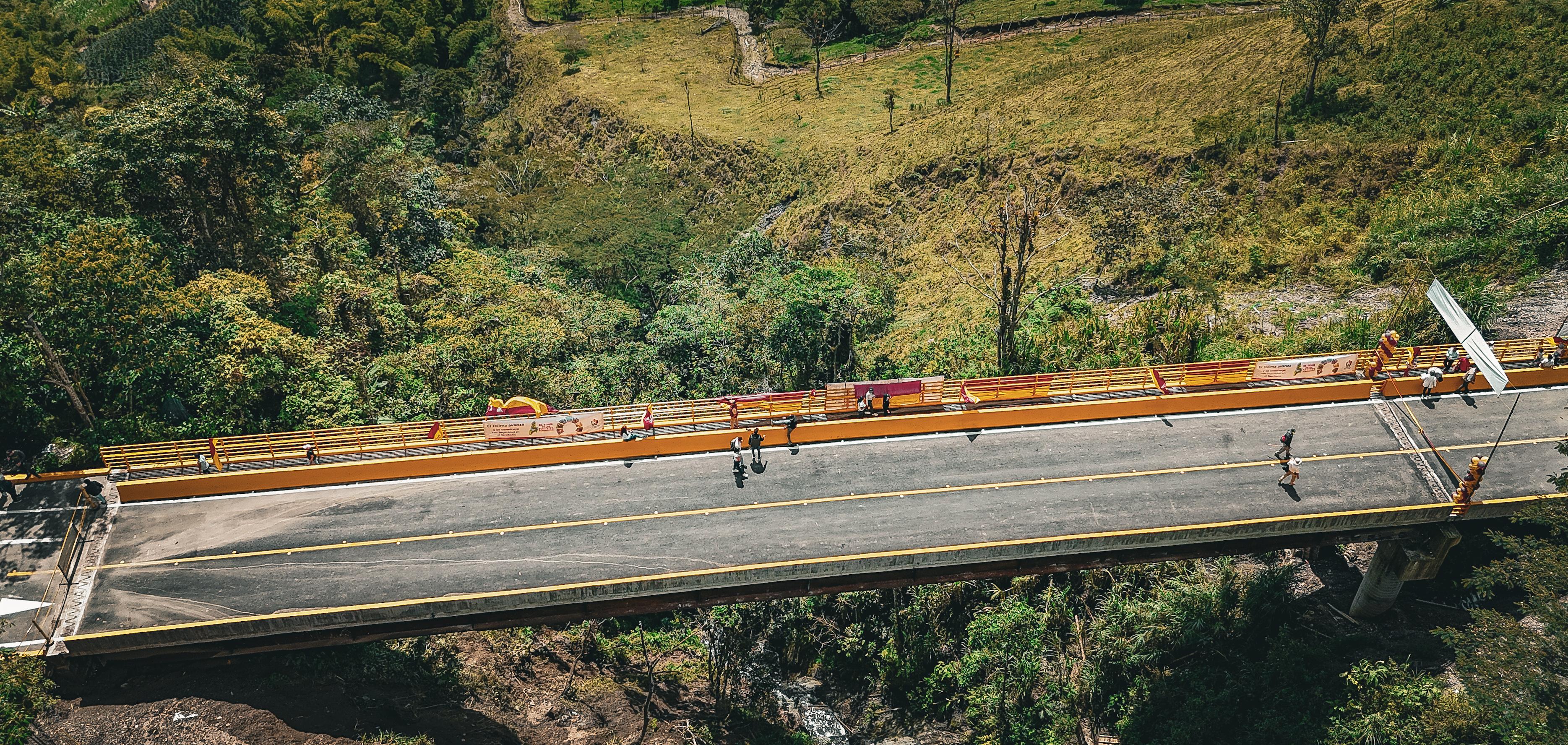 Puente La Chillona entre Casabianca y Palocabildo, Tolima