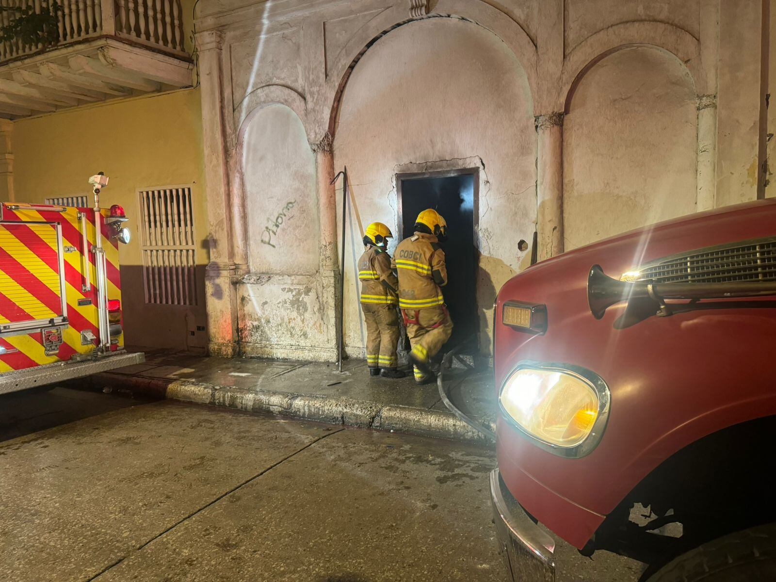 El Cuerpo de Bomberos de Cartagena atendió incendio en el Centro Histórico