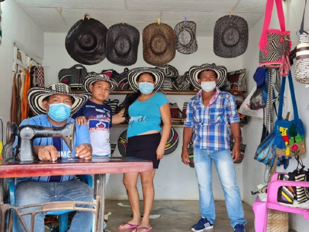 Artesanos mantienen viva la tradición del Sombrero Vueltiao