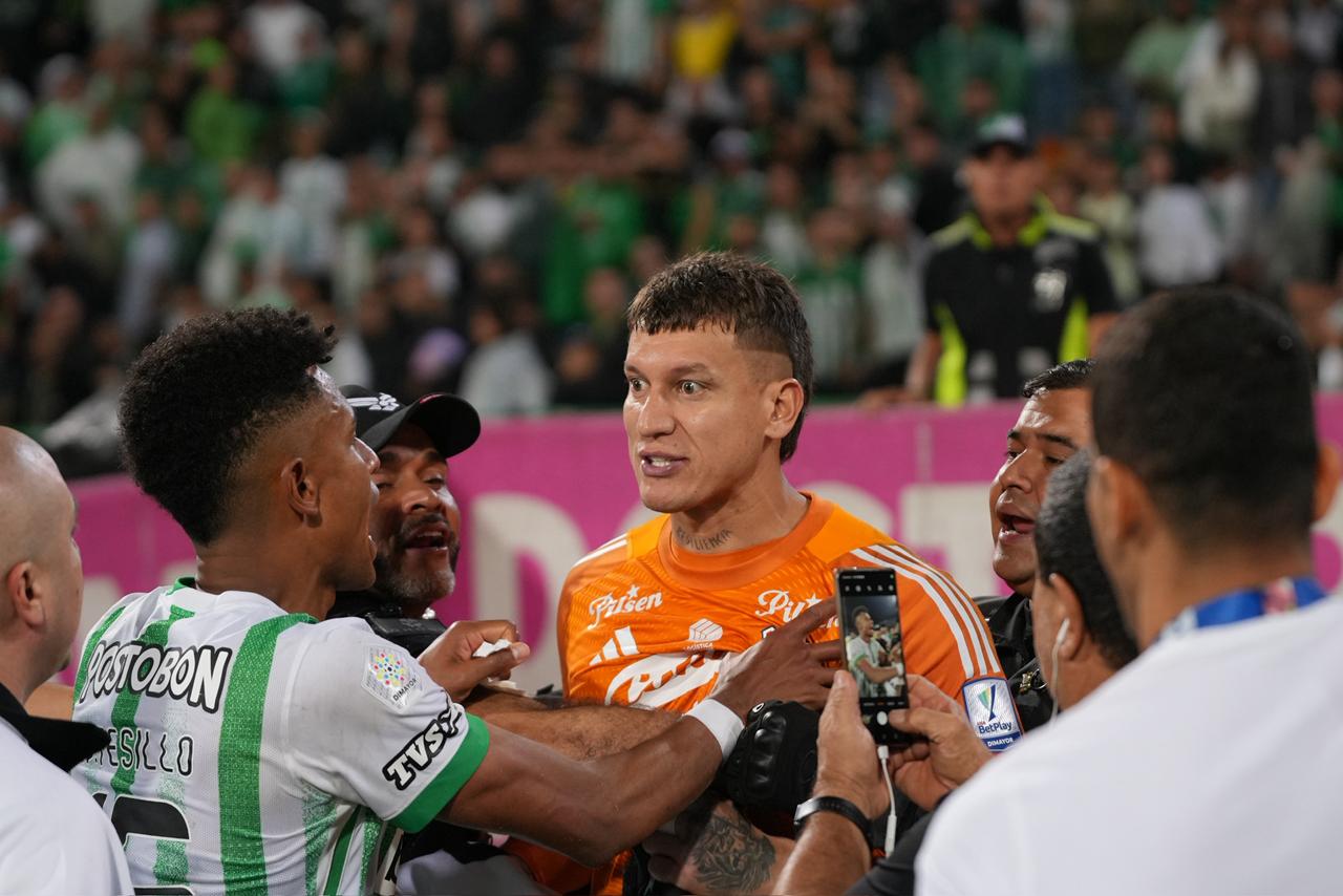 Partido Nacional vs Medellín terminó a los golpes: Aguerre y 2 jugadores de Nacional vieron la roja / Colprensa