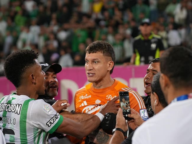 Partido Nacional vs Medellín terminó a los golpes: Aguerre y 2 jugadores de Nacional vieron la roja / Colprensa