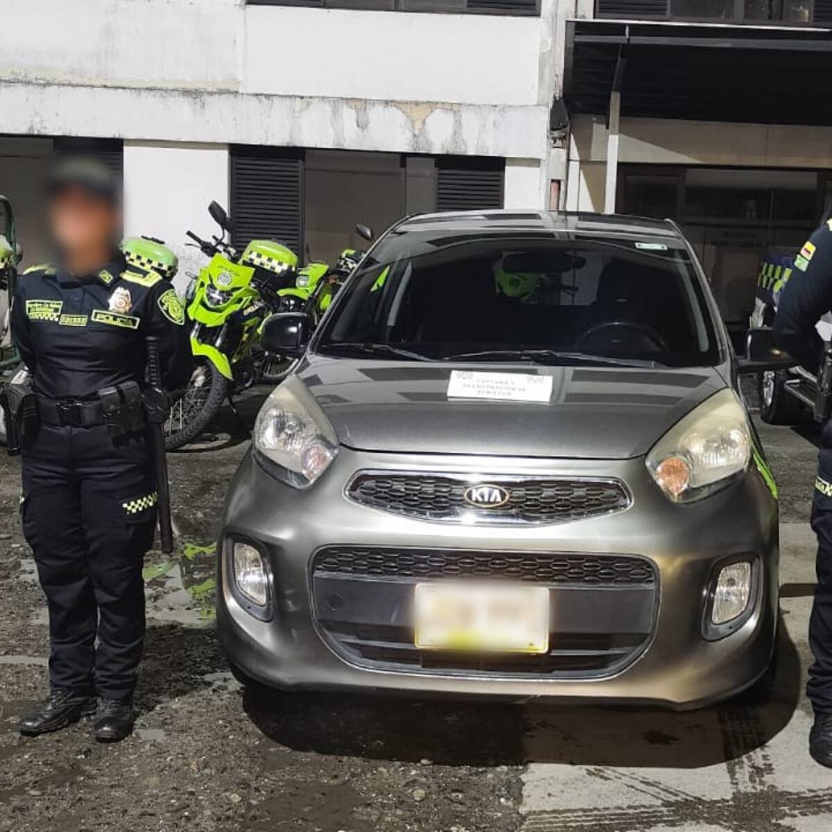 Ladrón cayó minutos después de robar carro en Los Sauces, Pereira, la Policía recuperó el vehículo
