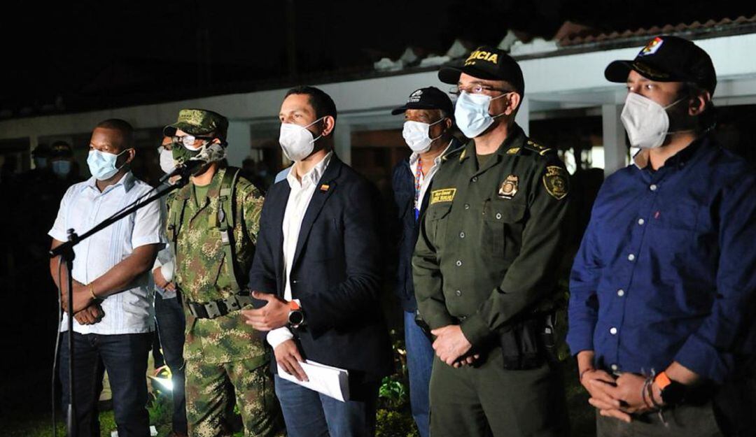 El ministro hizo el anuncio luego de las constantes amenazas en contra de los concejales del municipio por parte de grupo ilegales