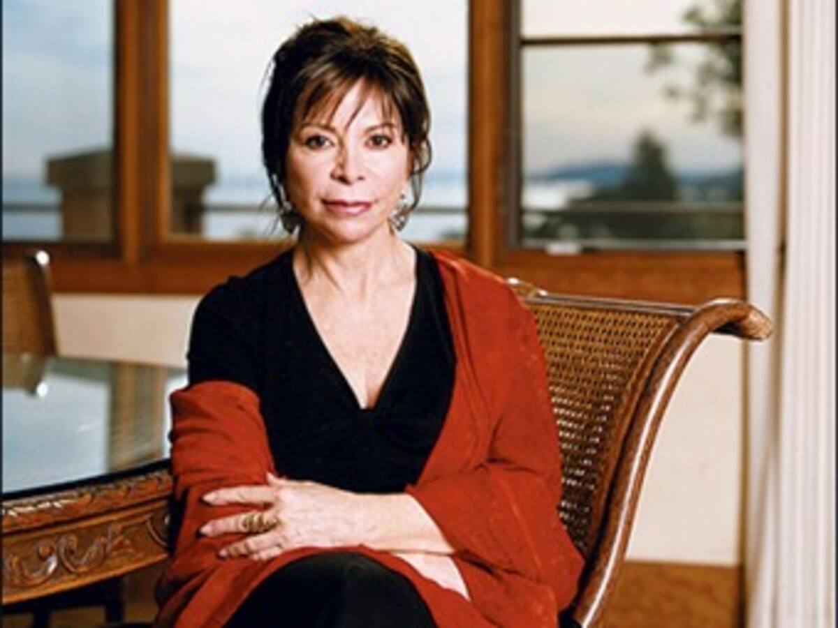 Gobierno reconoce que Chile estaba en deuda con escritora Isabel Allende
