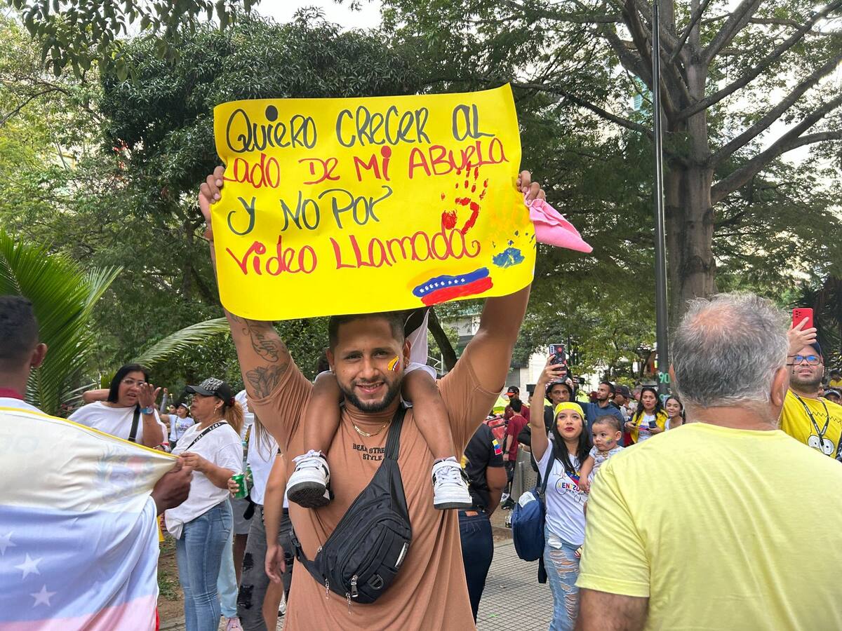 Venezolanos se concentran en el parque San Pio esperando los resultados electorales