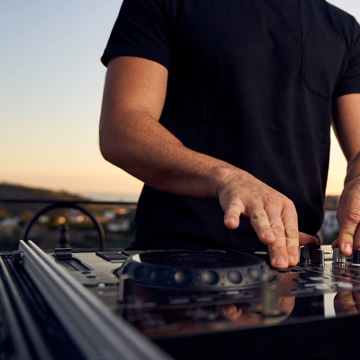 “Es una persona muy abierta y patriota”: DJ colombiano tras conocer a Trump en Mar-a- Lago