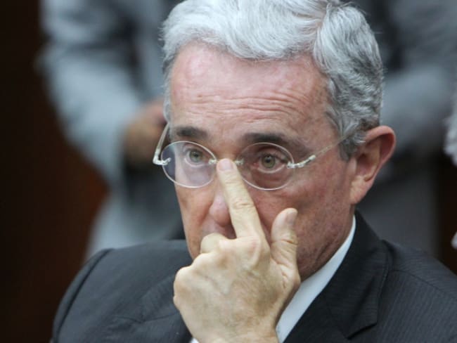 Uribe: &quot;Combatiré la infamia, en libertad o desde la cárcel&quot;