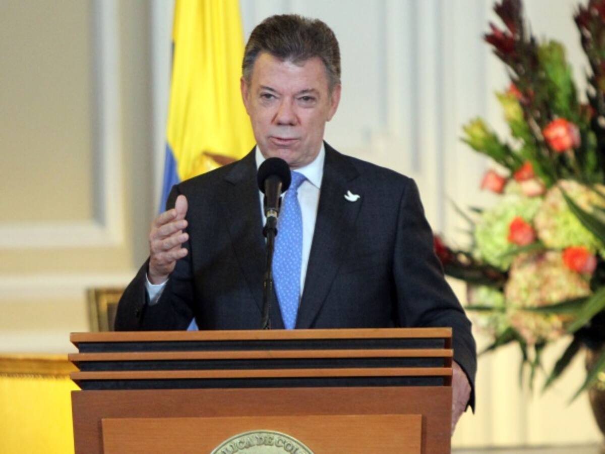Guerrilleros que se sometan a la justicia no serán extraditados: Santos