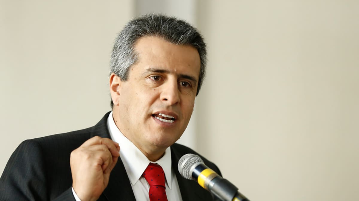 “Gobierno le quedó mal a la Comisión de Paz”: Luis Fernando Velasco