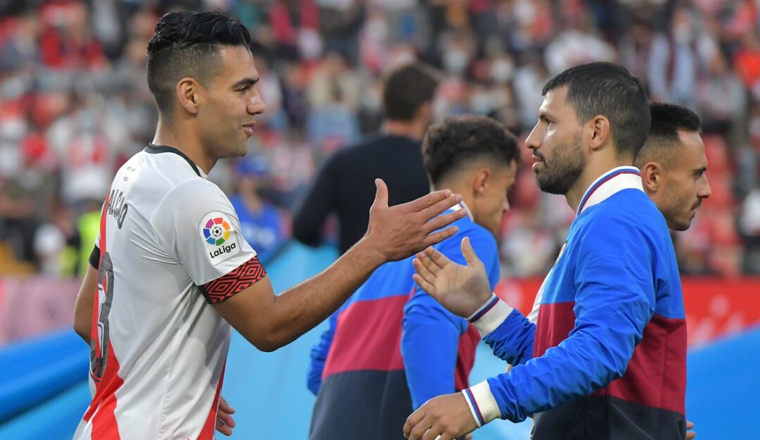 Falcao y Agüero en su último enfrentamiento en el fútbol español.