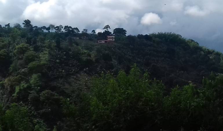 Todos los días 5:45, 6:48, 7:48 y 8:45 a.m. escuche la información local en Caracol Radio 