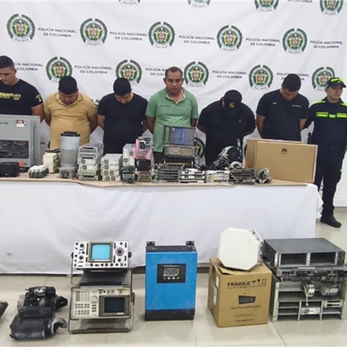 Desmantelan red que robaba infraestructura de telecomunicaciones en Córdoba; capturan a 6 implicados