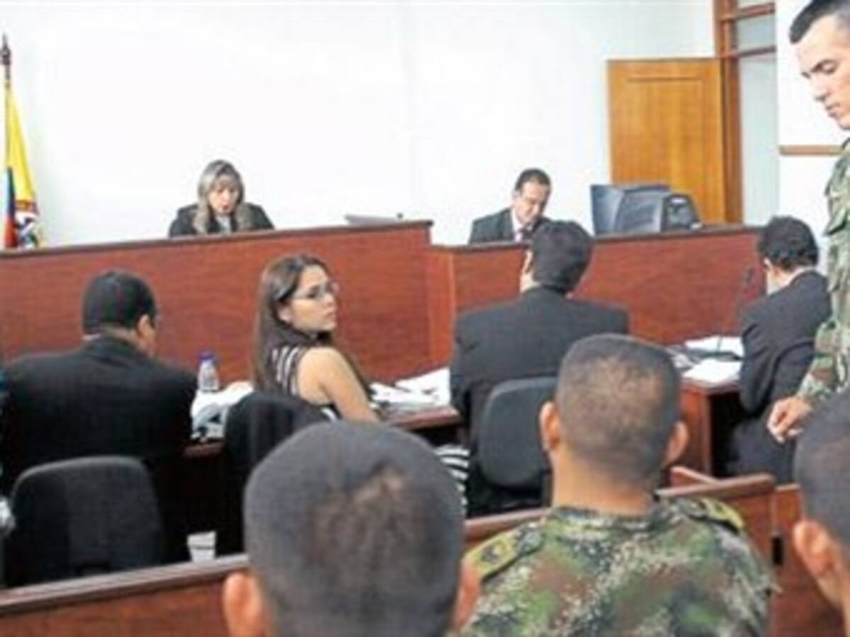 Senadores critican compromiso del Gobierno con fuero militar