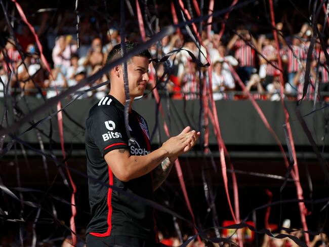 James Rodríguez durante su presentación en el estadio Morumbí. (Photo by Miguel Schincariol/Getty Images)