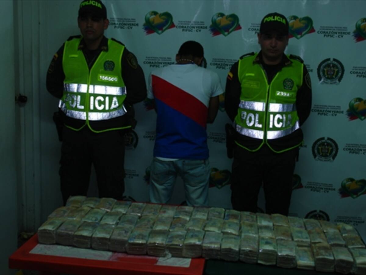 Policía incauta caleta con mil millones de pesos en Cali.