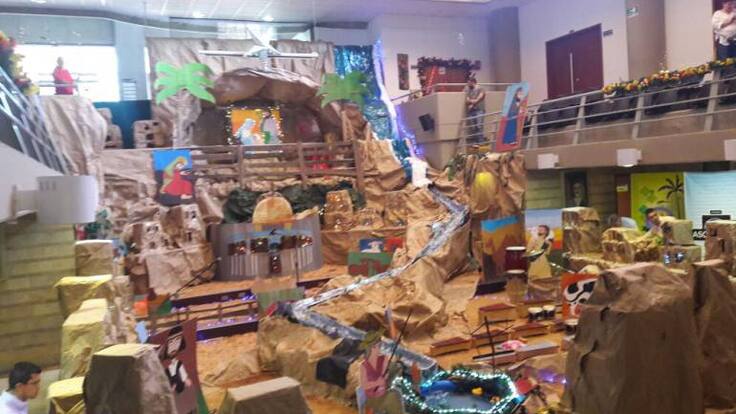 En el concejo de Armenia elaboraron un gran pesebre con 80% de material reciclaje