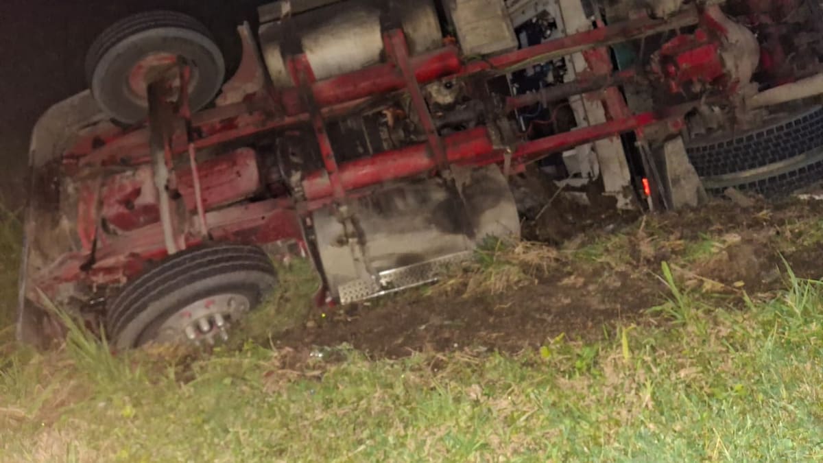 Volcamiento en La Cordialidad cerca a Santa Rosa dejó solo daños materiales