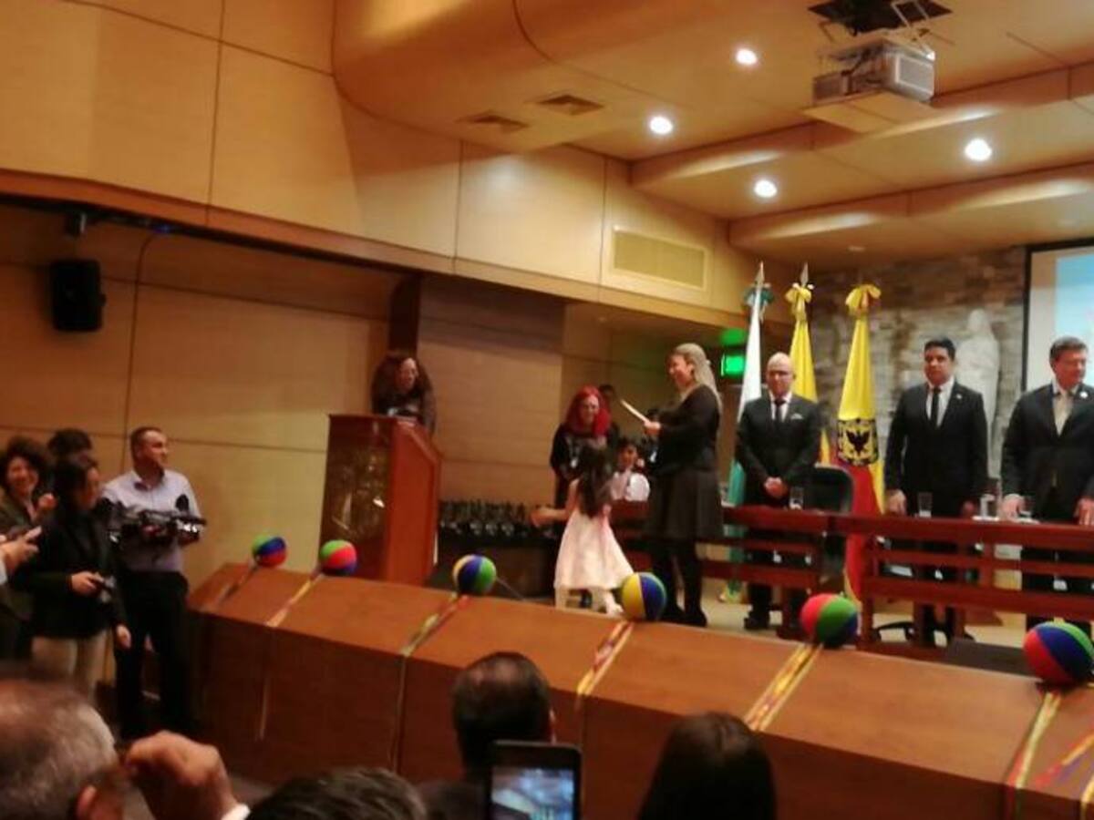 Alcaldesa de Arjona recibió reconocimiento como una de “las más pilas del país”