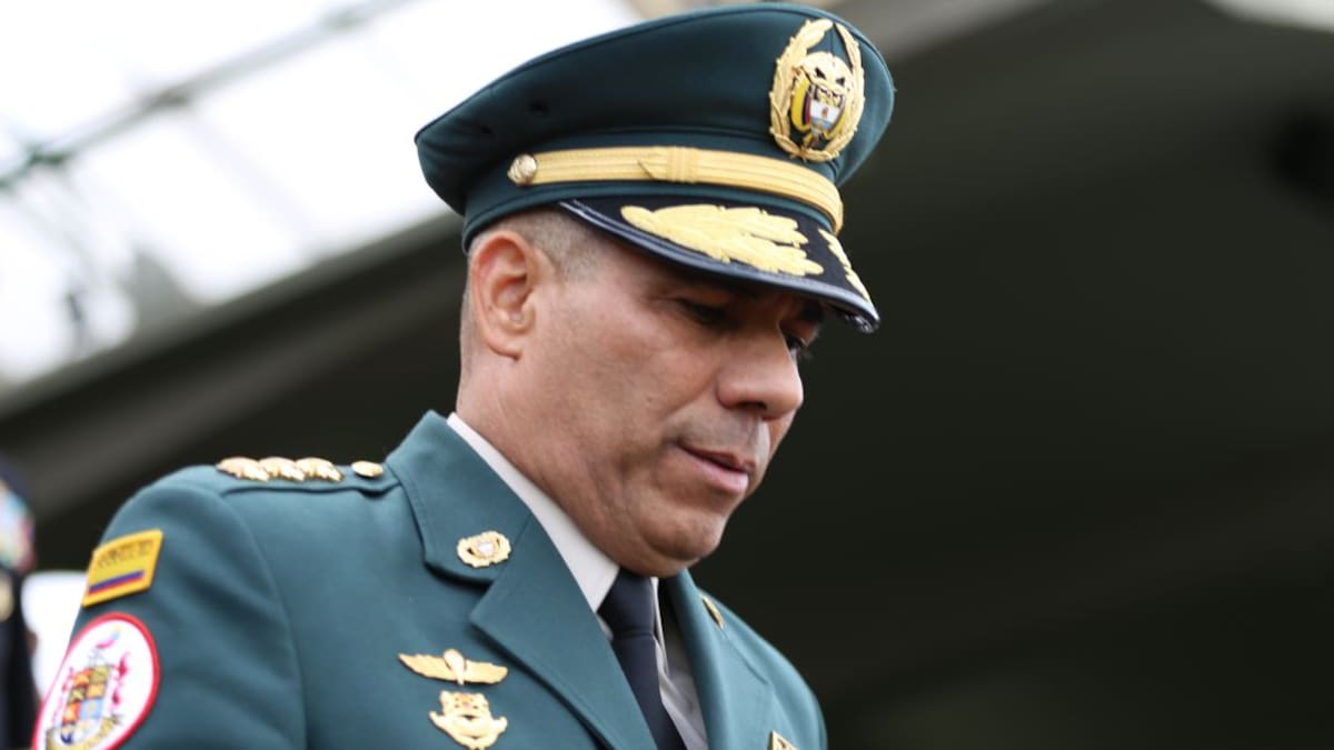 La coincidencia en mensajes que incrimina al general Zapateiro en acoso sexual