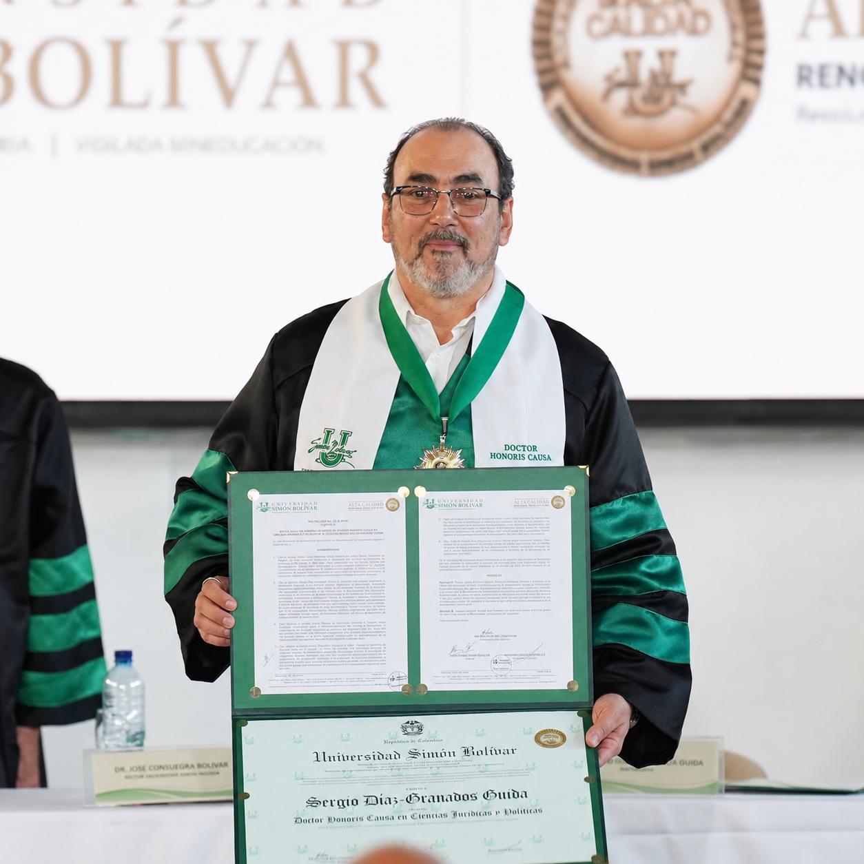Universidad Simón Bolívar otorgó Doctor Honoris Causa a Sergio Díaz-Granados