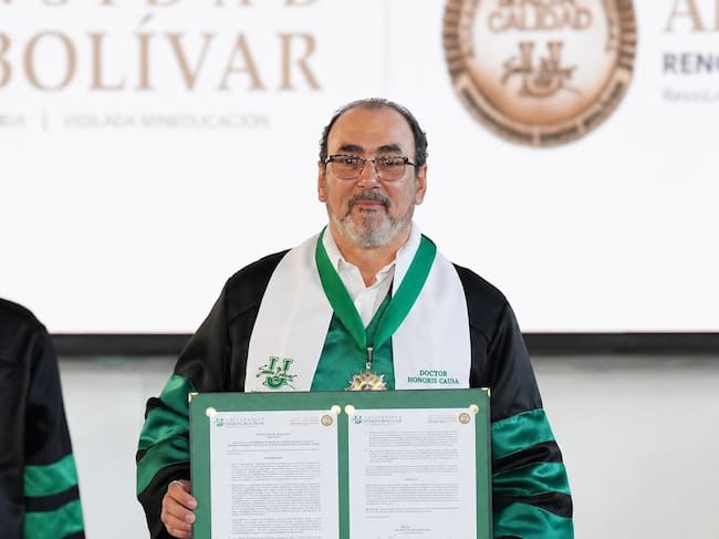 Universidad Simón Bolívar otorgó Doctor Honoris Causa a Sergio Díaz-Granados