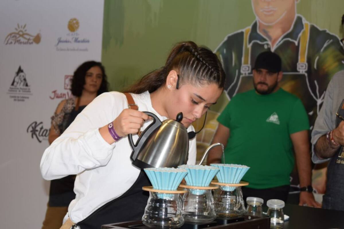 Las mujeres también hicieron parte de este campeonato de cafés filtrados