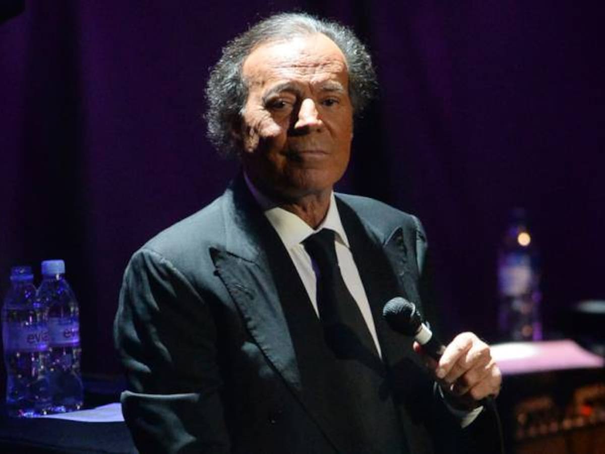 No volveré a cantar en los casinos del 'payaso' de Donald Trump: Julio Iglesias