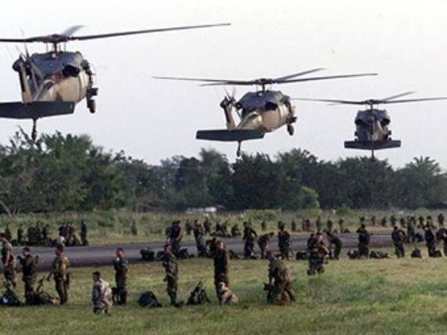 Santos presenta tropas que reforzarán la seguridad en Nariño, Cauca y Norte de Santander