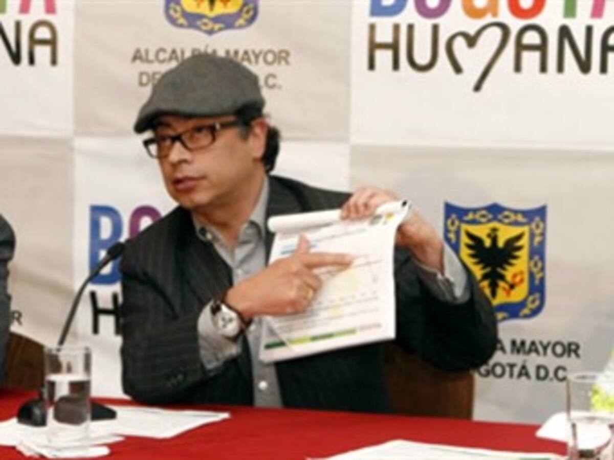 Investigarán a Gustavo Petro por presuntas irregularidades en el nuevo esquema de aseo