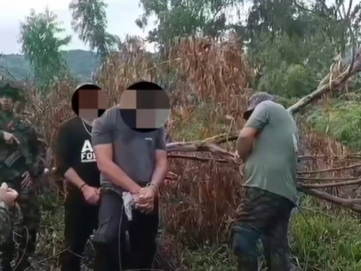 Ejército captura a tres Pachenca durante combates en la Sierra Nevada