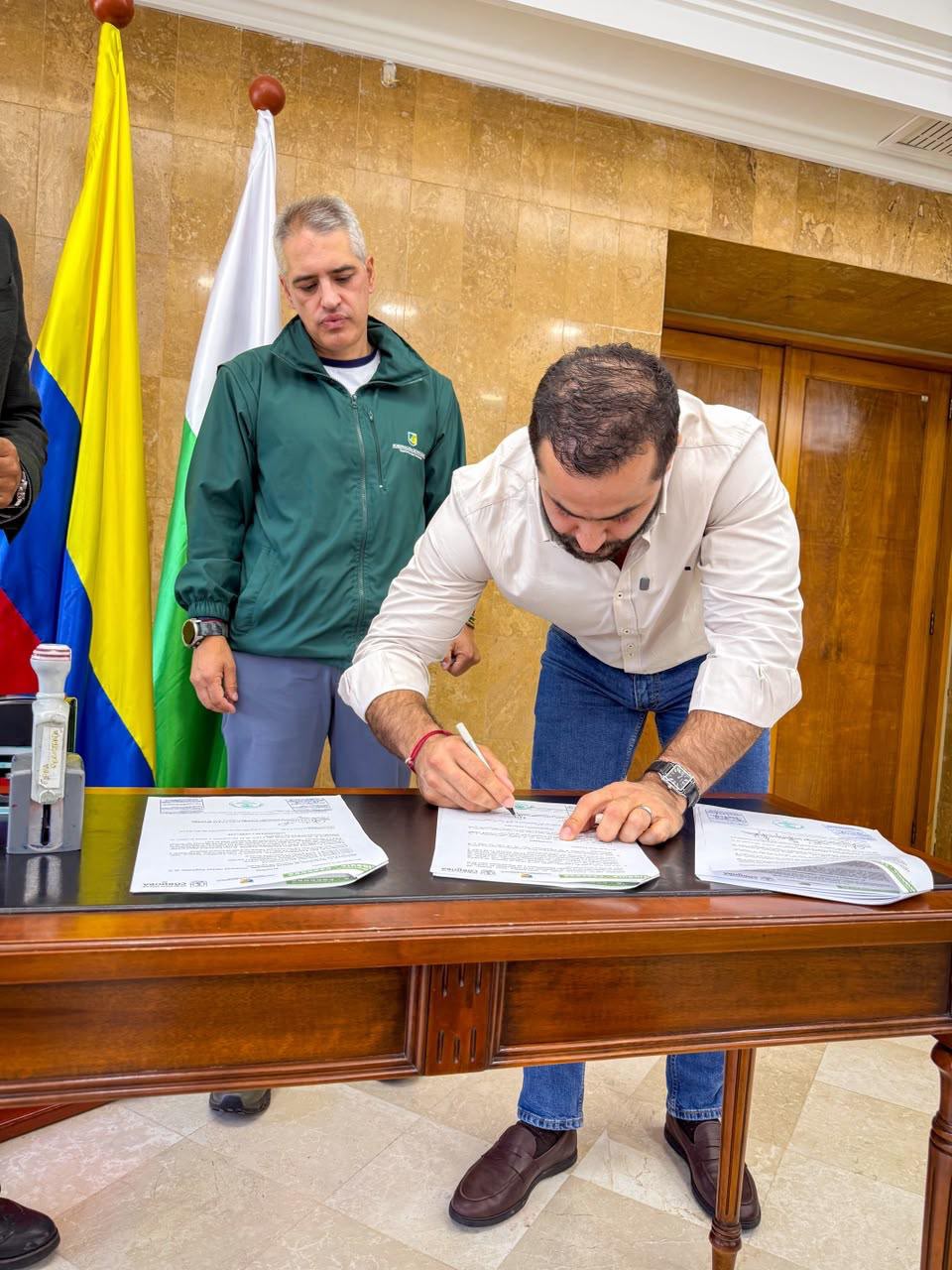 Anuncian más de $100 mil millones para proyectos viales que conectarían a Córdoba con Antioquia. Foto: prensa Gobernación de Córdoba.