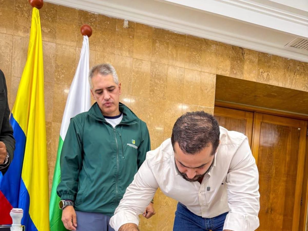 Anuncian más de $100 mil millones para proyectos viales que conectarían a Córdoba con Antioquia